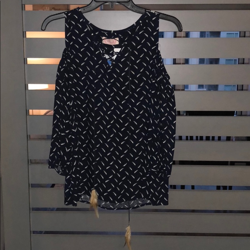 Cold shoulder feather top